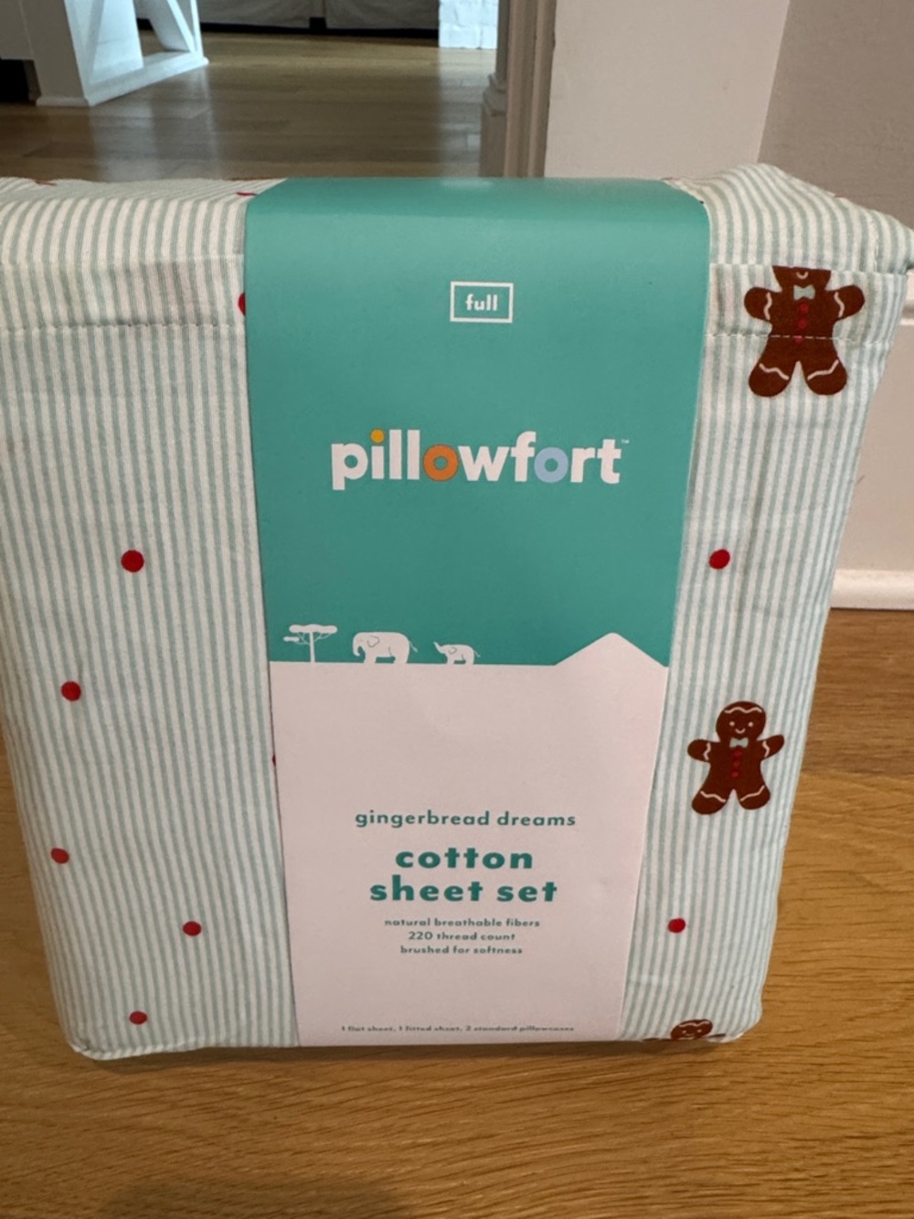 Pillowfort Gingerbread Dreams Cotton Sheet Set - Teal, White, Brown, Red